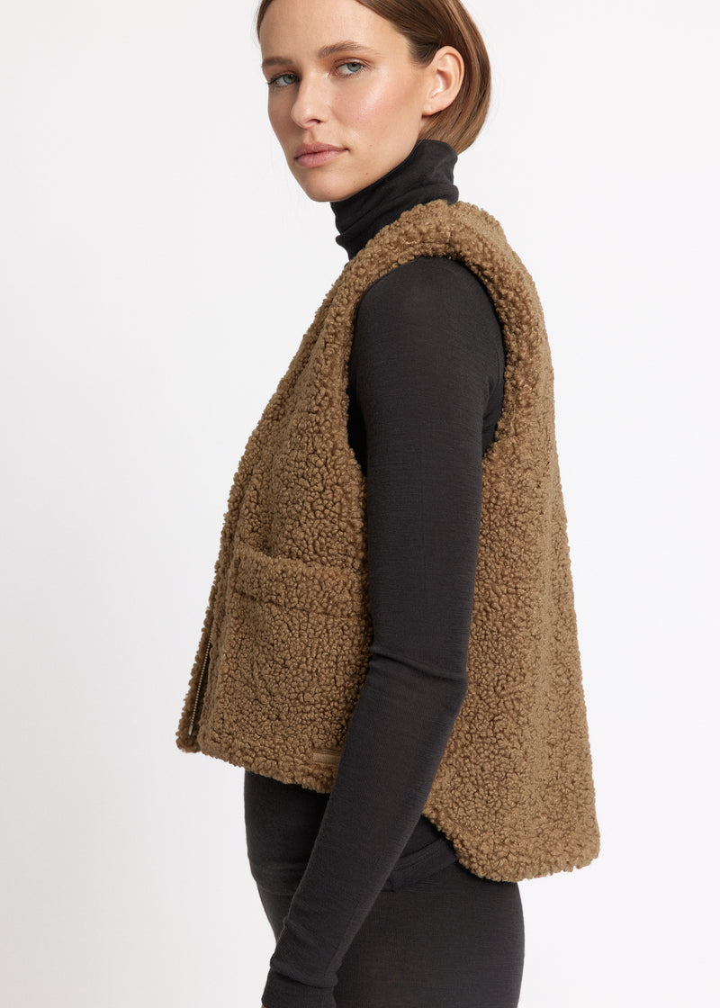 Rethinkit Curly Pile Gilet HUG ME Gilet 3203 khaki 