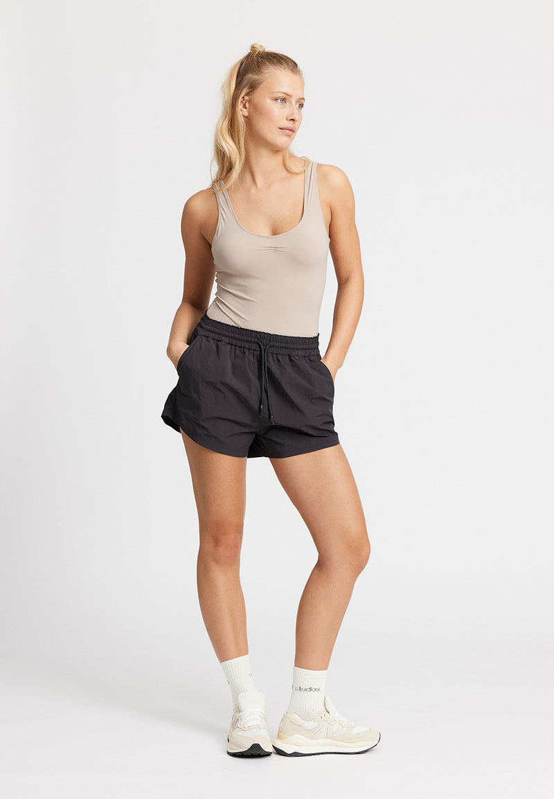 Rethinkit Track Shorts Petra Shorts 0022 almost black