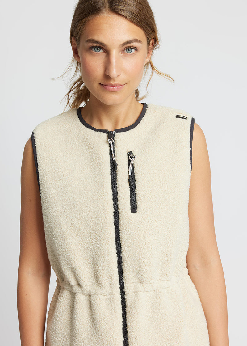 Rethinkit Reversible Fuzzy Gilet Laksa Jackets 3356 sandshell